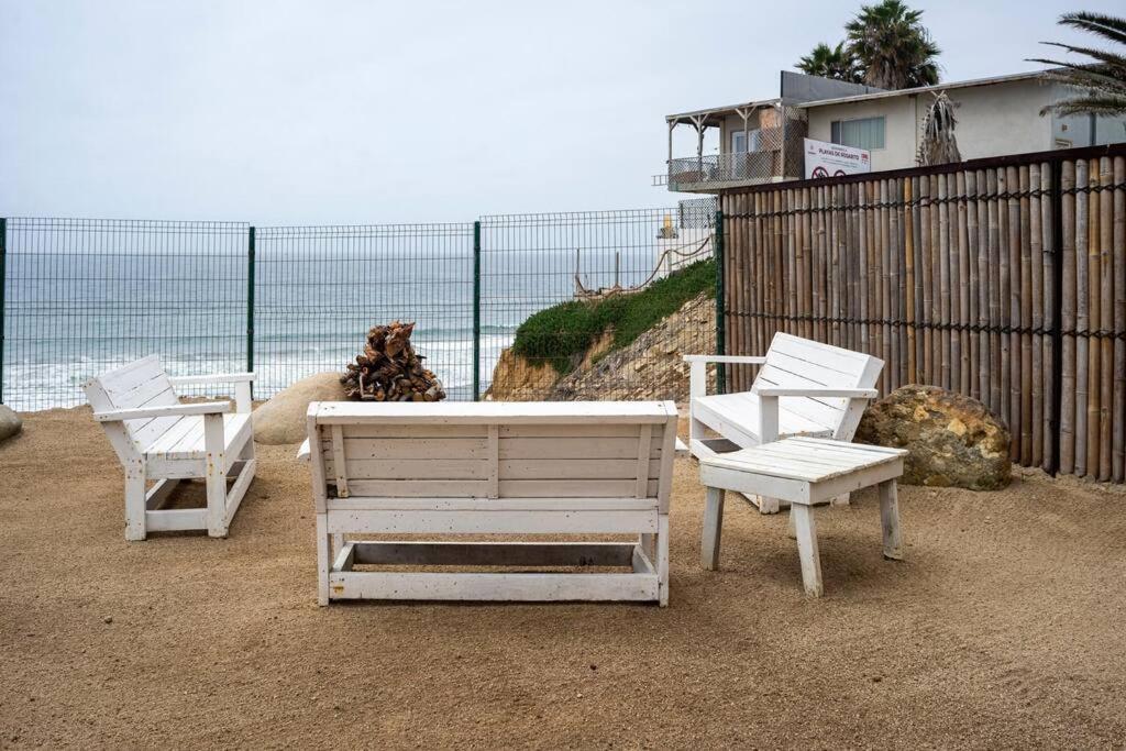 Triton'S Playhouse Beachfront Primo Tapia Exterior foto