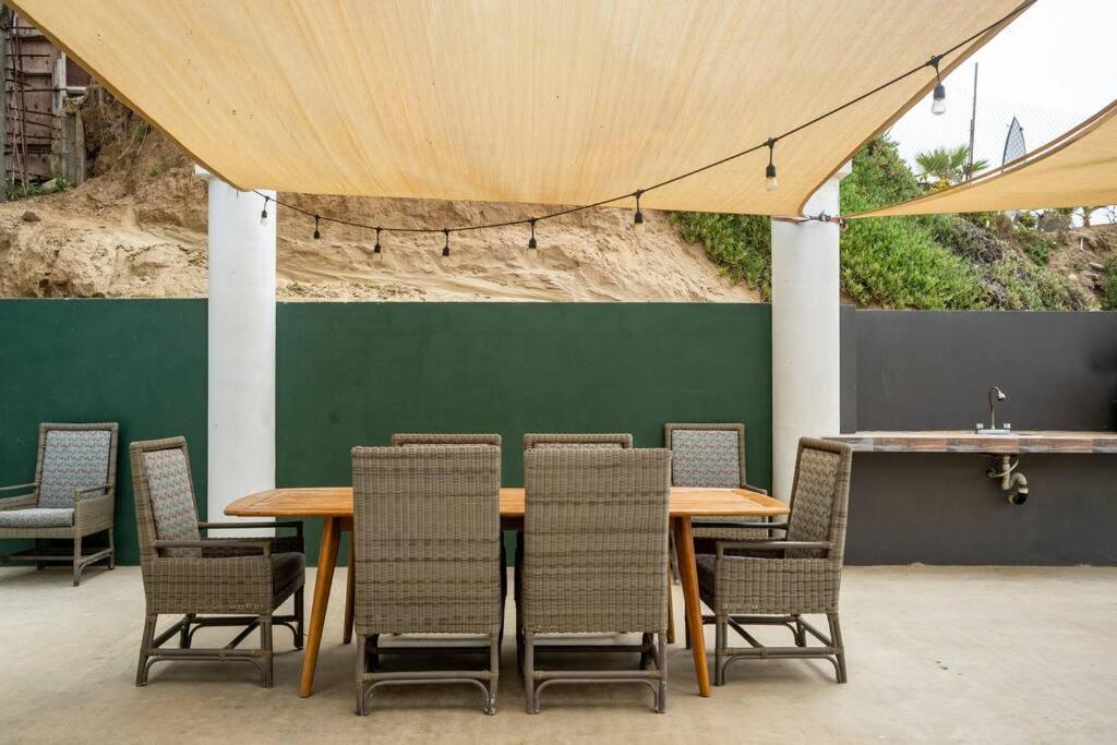 Triton'S Playhouse Beachfront Primo Tapia Exterior foto