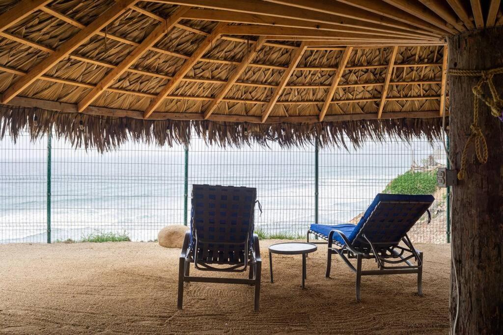 Triton'S Playhouse Beachfront Primo Tapia Exterior foto
