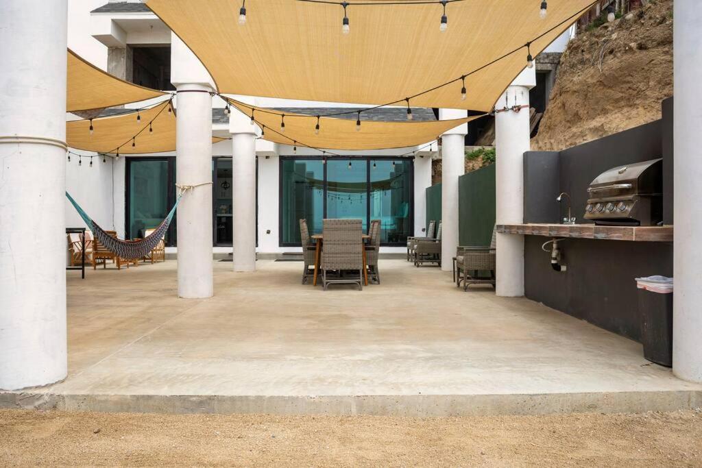 Triton'S Playhouse Beachfront Primo Tapia Exterior foto